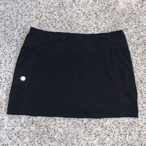 Women's Athleta action Black Skort - Size Large